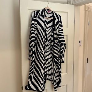 EUC Vince Camuto Zebra Open Front Cardigan